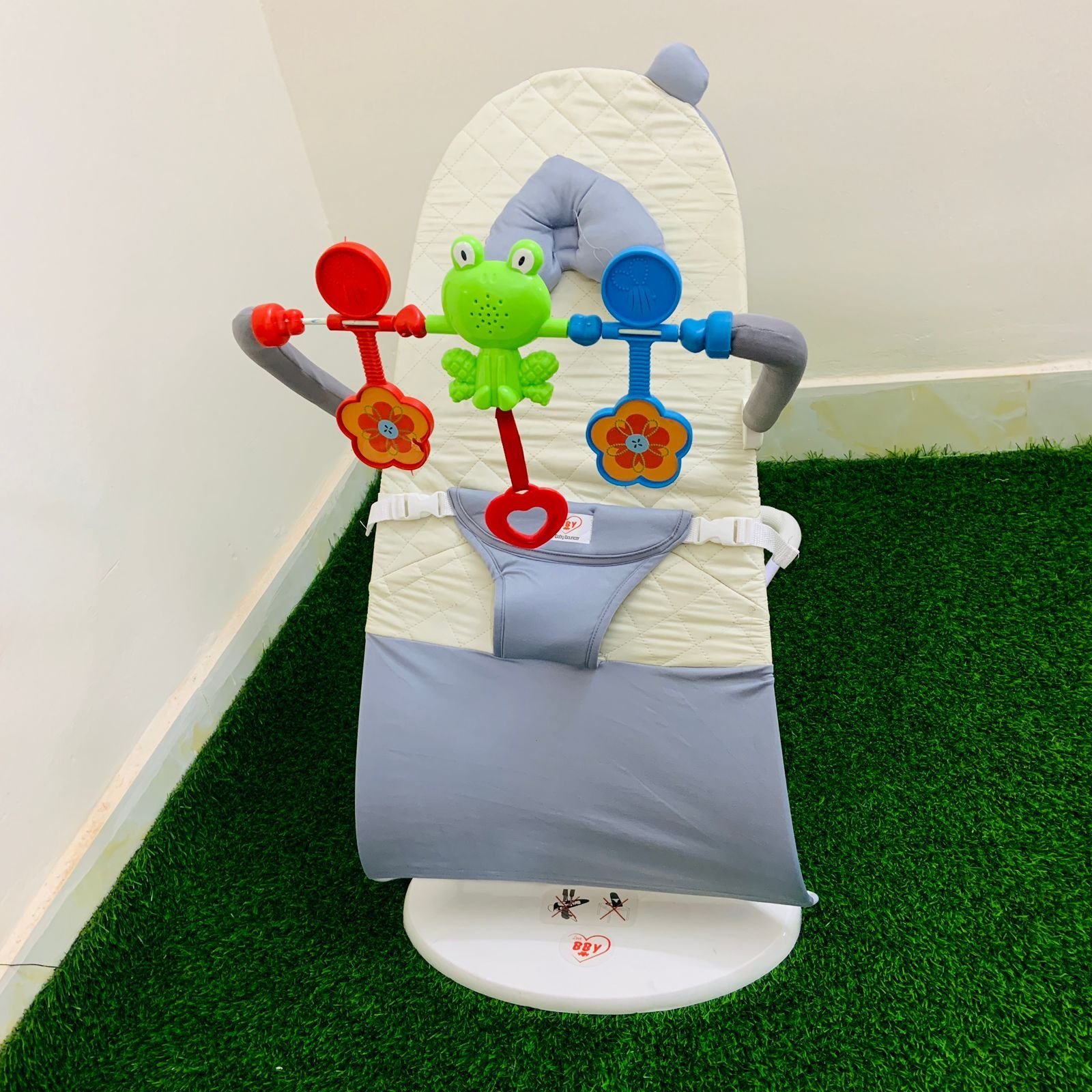 Love-Baby-Musical-Bouncer-5.jpeg
